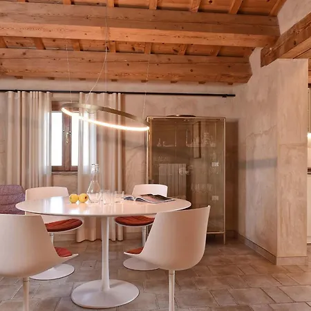 Refugium Veritas - Entire With Pool Vila